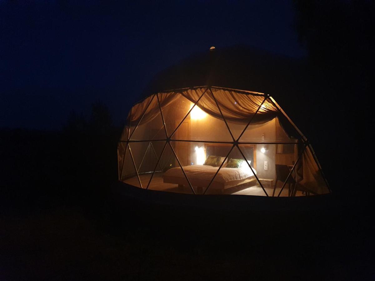 Podniebny Glamping Hotel Borsk Ngoại thất bức ảnh