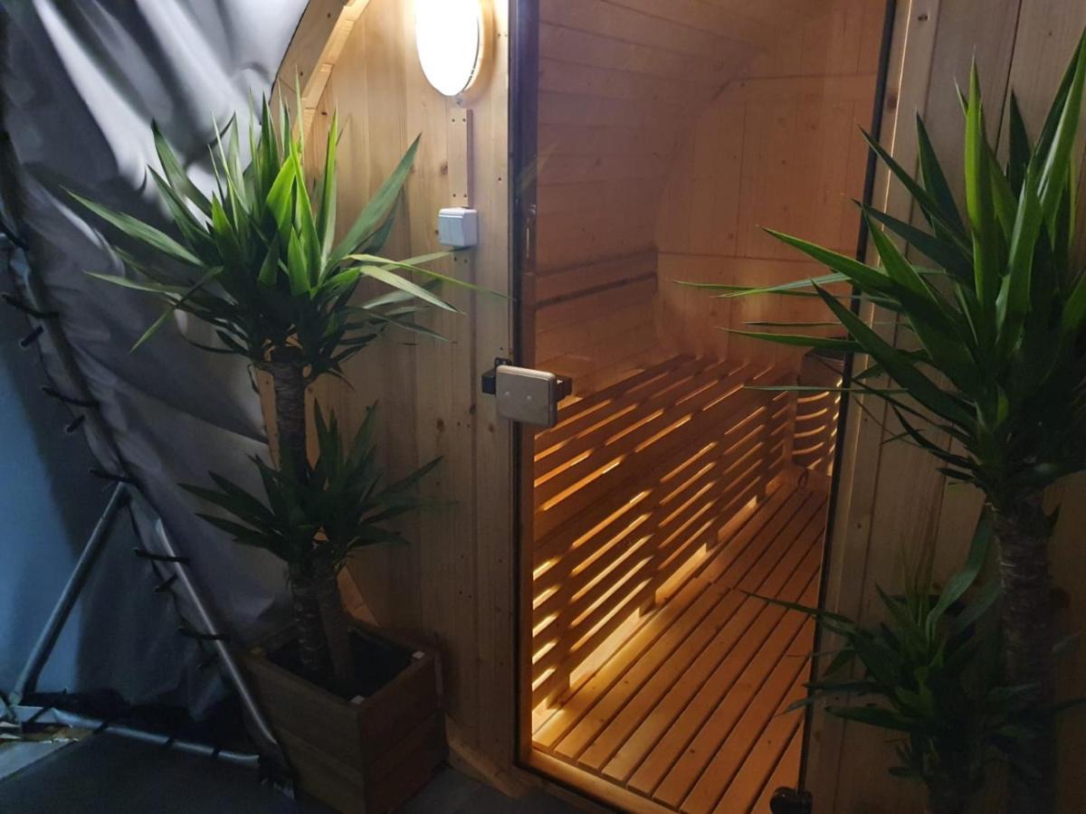 Podniebny Glamping Hotel Borsk Ngoại thất bức ảnh