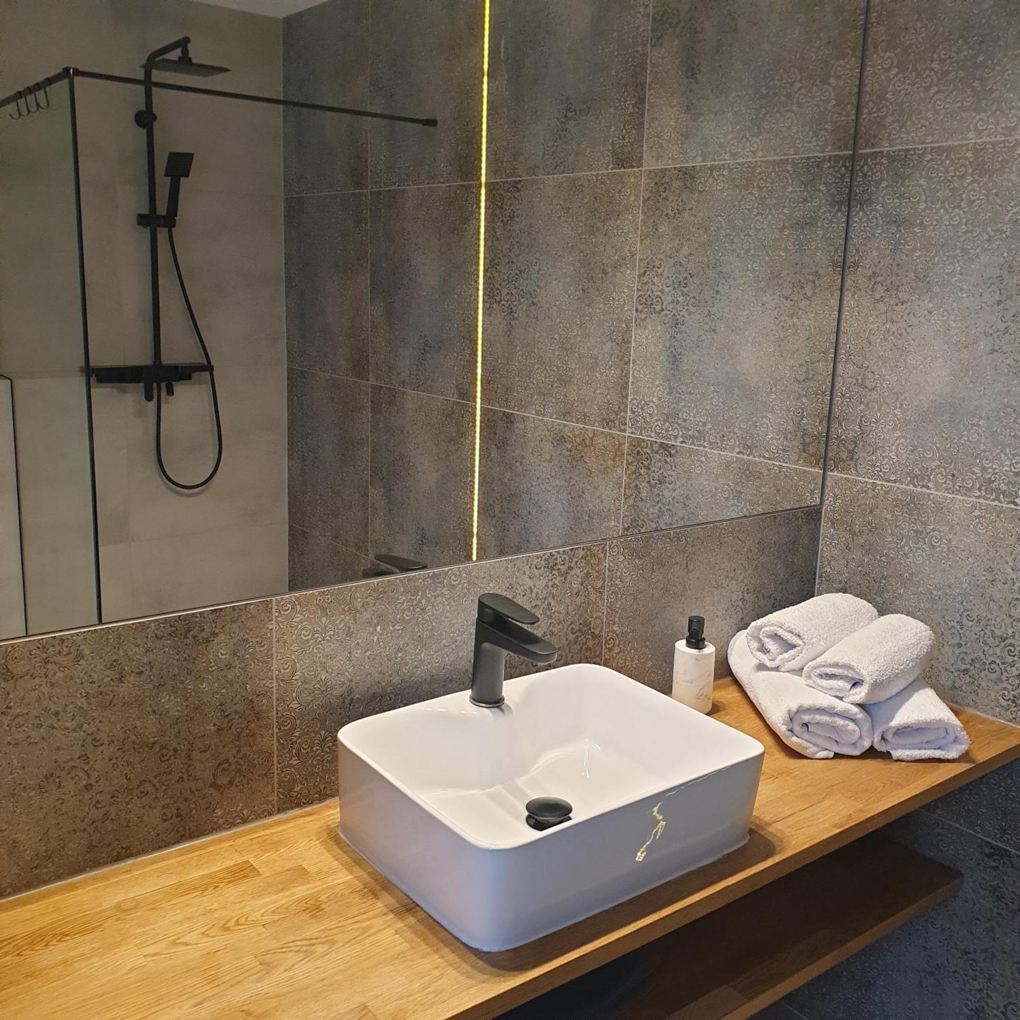 Podniebny Glamping Hotel Borsk Ngoại thất bức ảnh